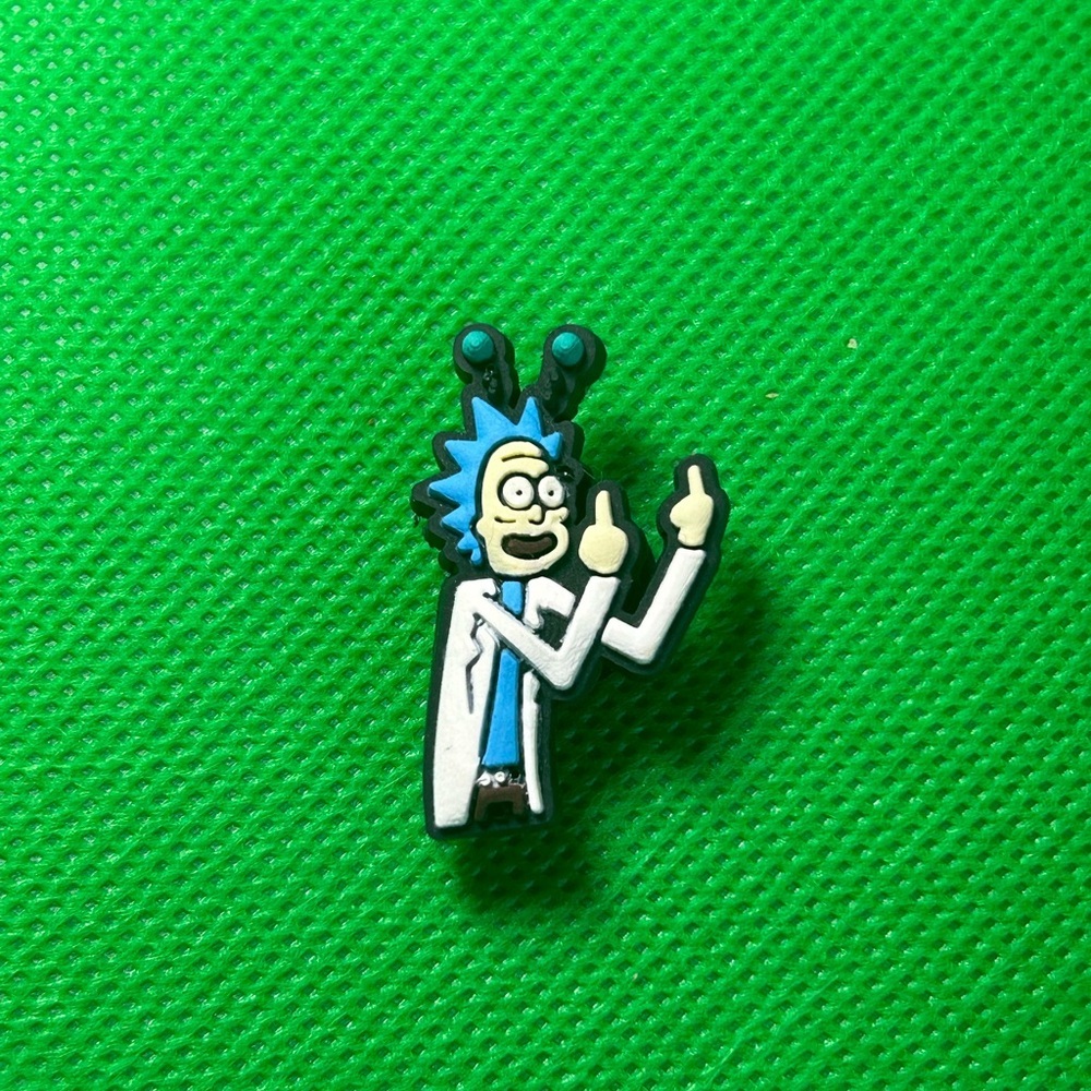 🌼 (5/$10 or 10/$15) NEW Rick and Morty Croc Charm. Bundle up to save more.